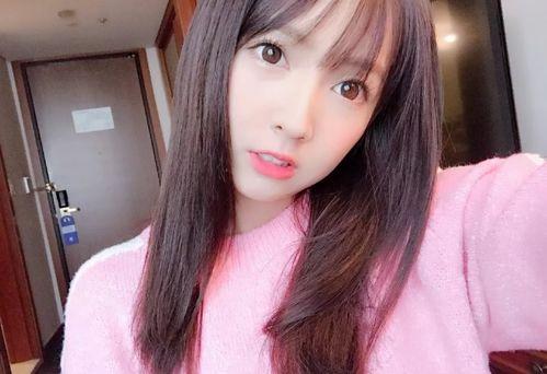 鬼头桃菜生活照,生活照中的甜美瞬间