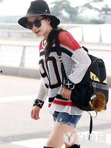 宋智孝跑男牛仔裤照片,时尚运动两不误