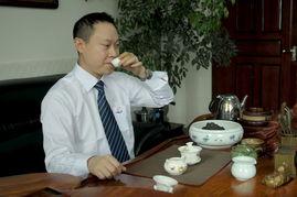 那庆实业董事长的照片,引领企业发展的时代楷模