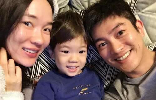 霍思燕父母的照片,揭秘明星家族的温馨瞬间