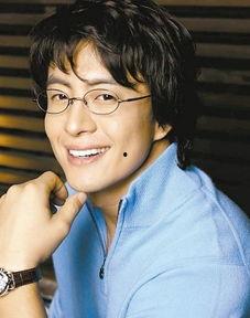 裴勇俊照片,时光荏苒，颜值依旧